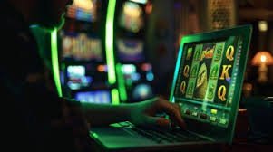 Live casino dengan dealer asli dan berbagai permainan kartu populer di casteltoto